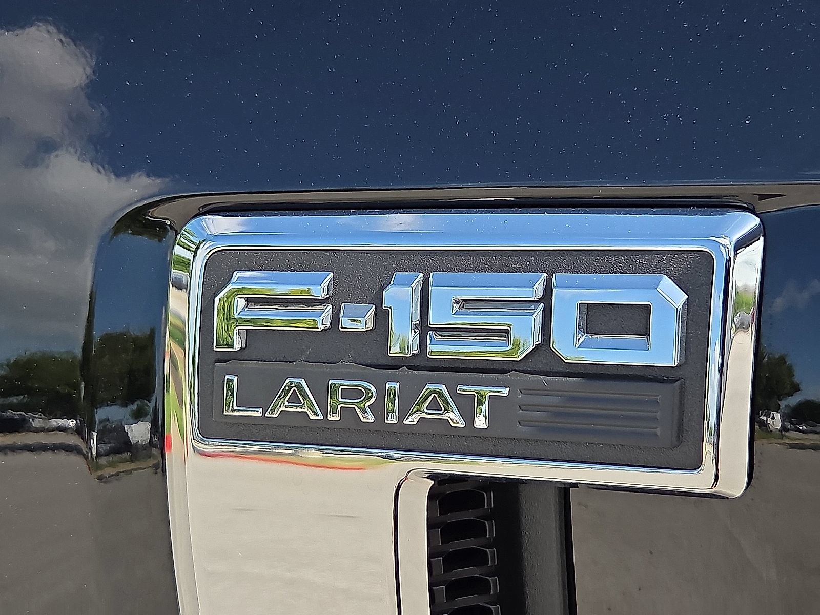 Certified 2023 Ford F150 Lariat w/ FX4 Off-Road Package AWD/4WD image 9