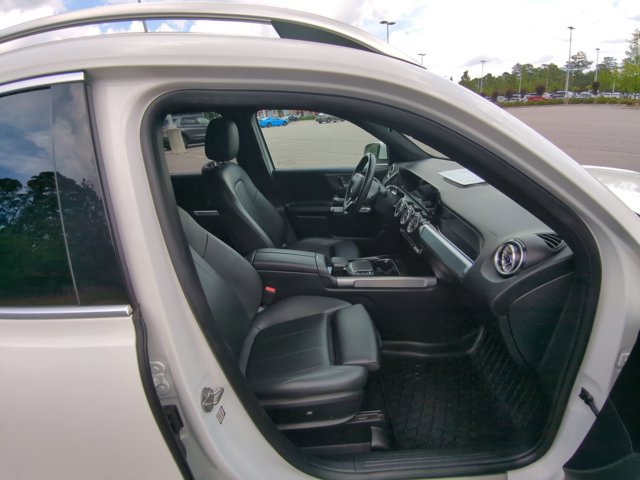 Used 2022 Mercedes-Benz GLB 250 4MATIC image 37