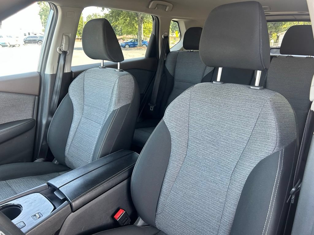Used 2022 Nissan Rogue SV FWD image 11
