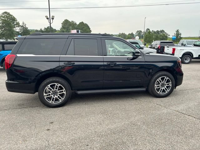Certified 2025 Ford Expedition Active AWD/4WD image 36