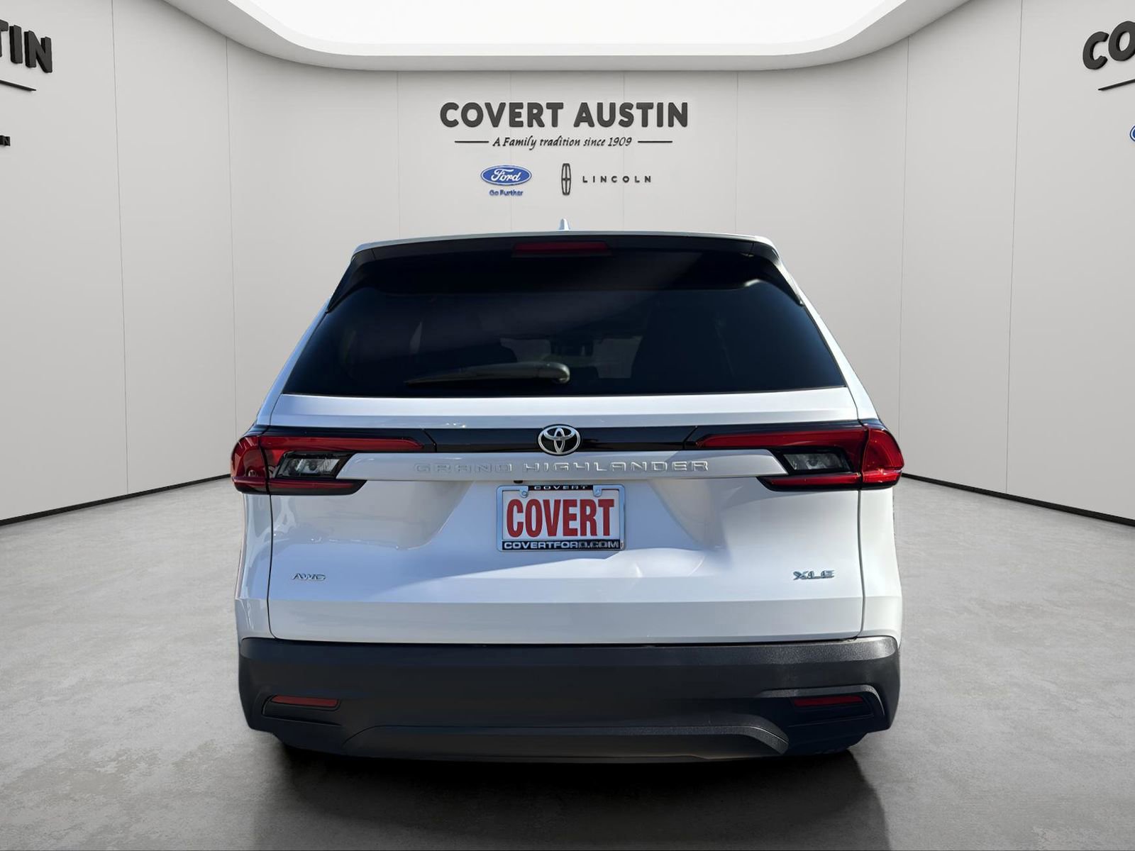 Used 2024 Toyota Grand Highlander XLE image 4
