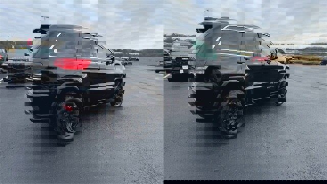 Used 2018 Jeep Grand Cherokee Laredo image 8