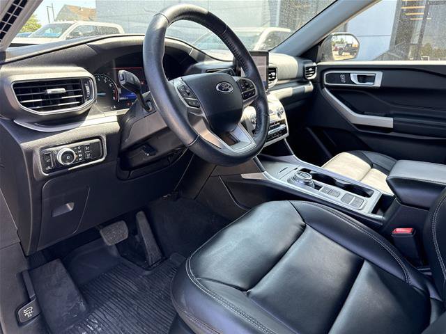 Certified 2023 Ford Explorer XLT w/ Equipment Group 202A RWD image 26