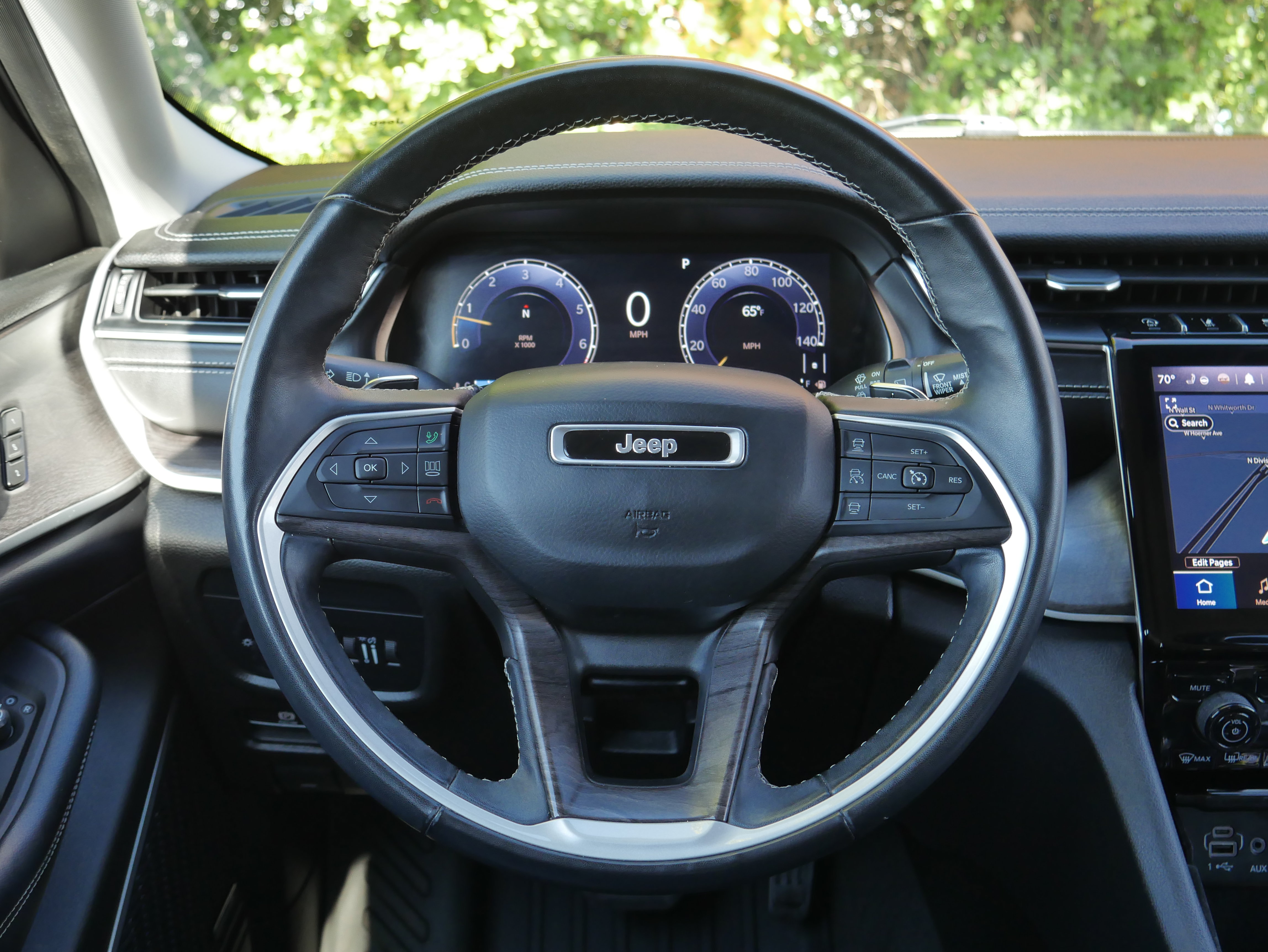 Used 2021 Jeep Grand Cherokee L Limited AWD/4WD image 7