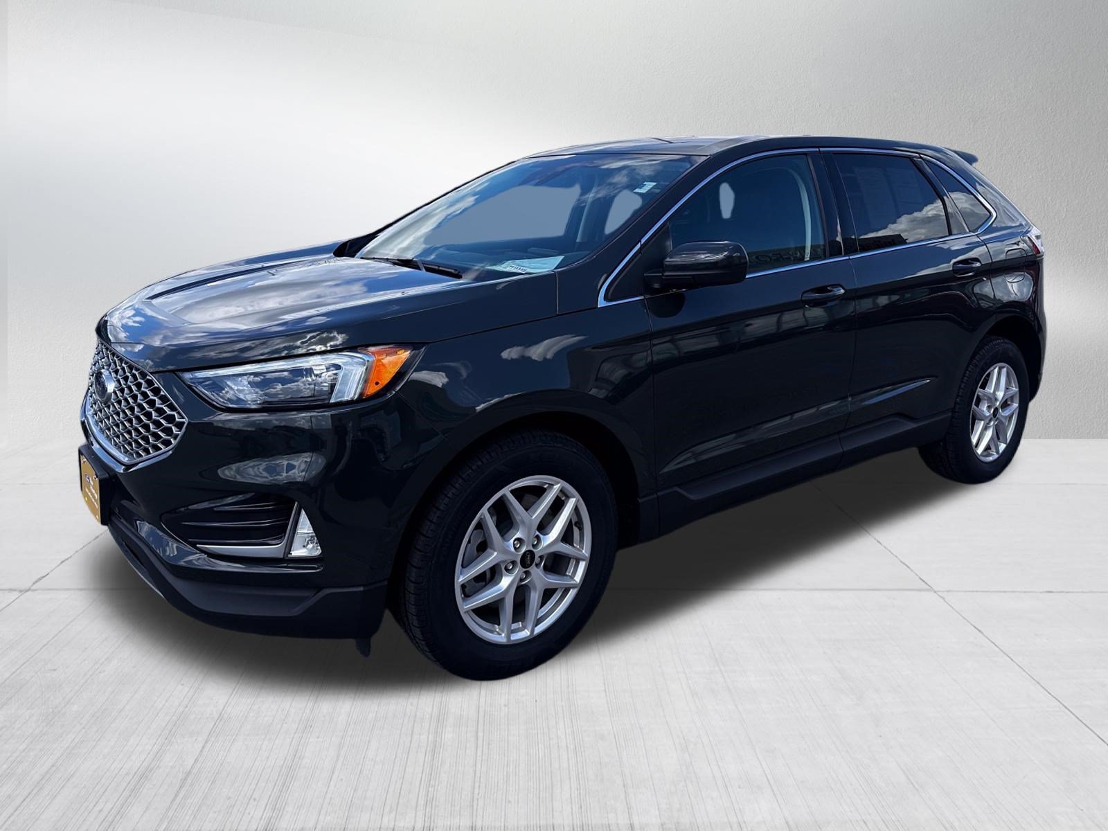 Certified 2024 Ford Edge SEL w/ Convenience Package AWD/4WD image 3