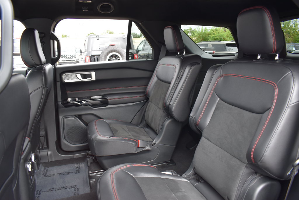 Certified 2023 Ford Explorer ST-Line AWD/4WD image 28