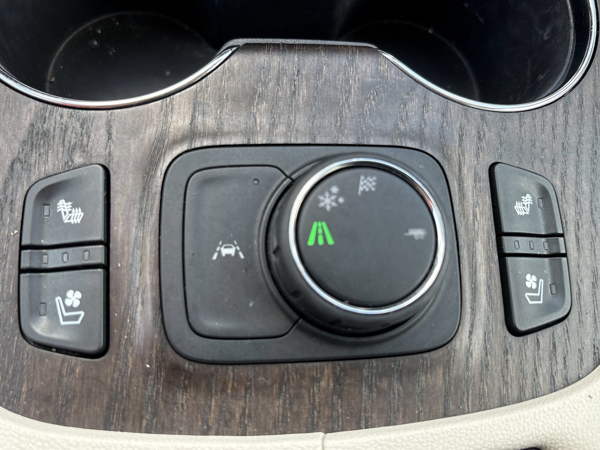 Used 2023 GMC Acadia Denali w/ Denali Ultimate Package FWD image 10