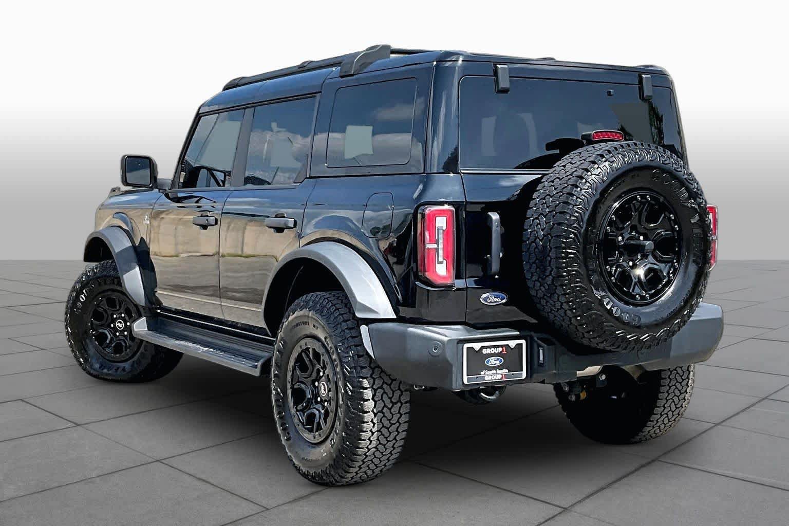 Certified 2025 Ford Bronco Outer Banks w/ Sasquatch Package AWD/4WD image 6