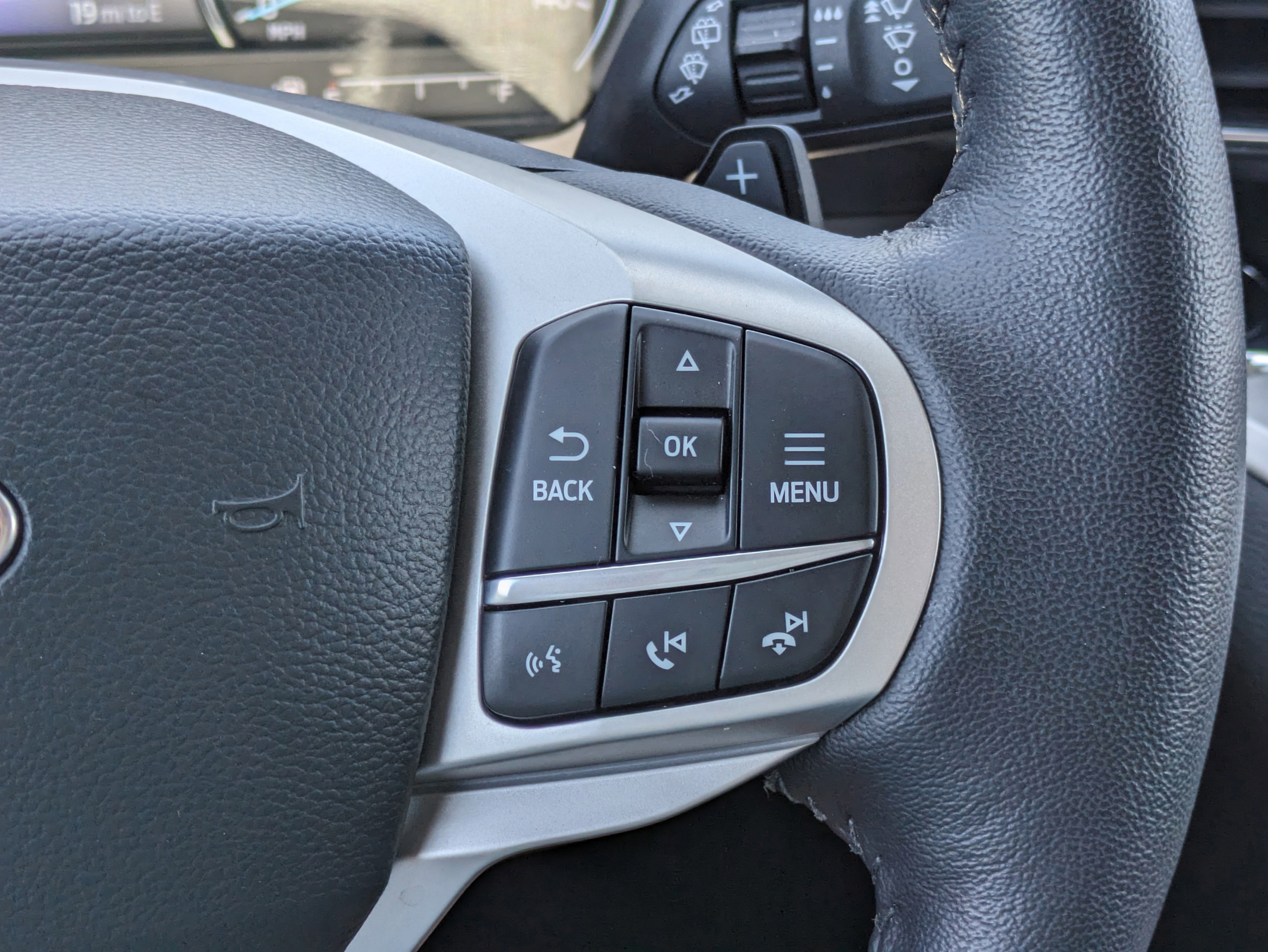 Certified 2021 Ford Explorer XLT w/ Equipment Group 202A image 22