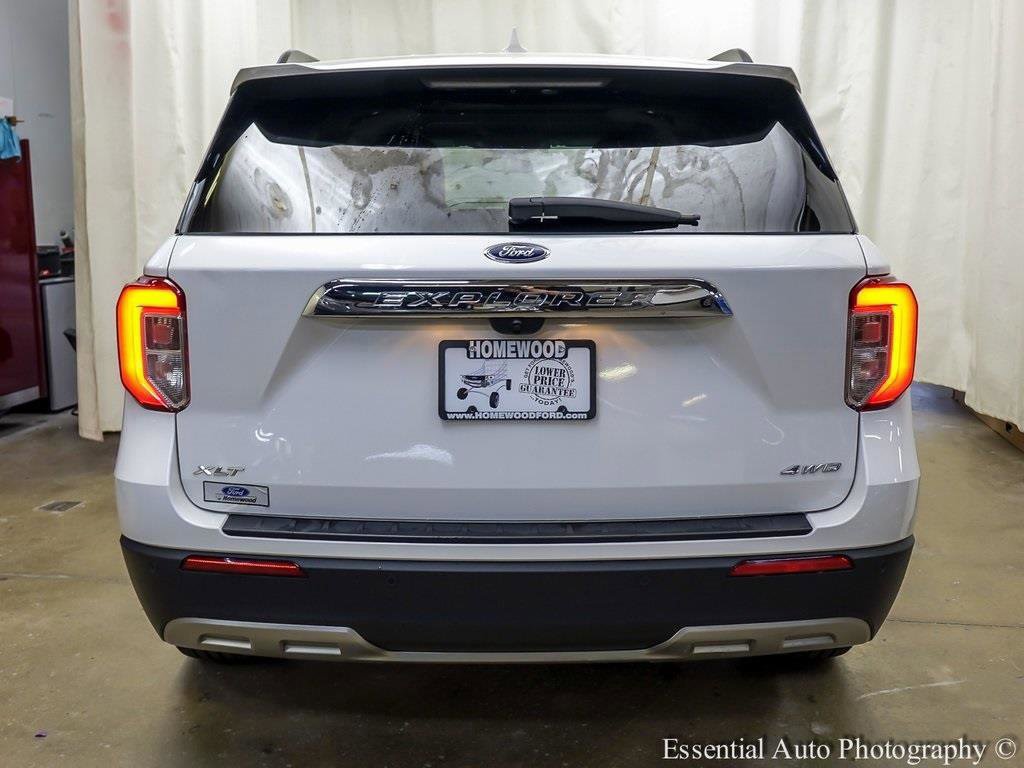 Certified 2021 Ford Explorer XLT w/ Equipment Group 202A image 3