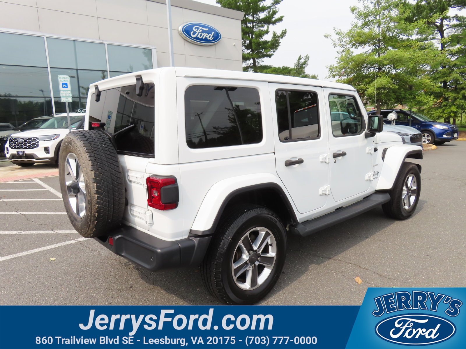 Used 2020 Jeep Wrangler Unlimited Sahara AWD/4WD image 5