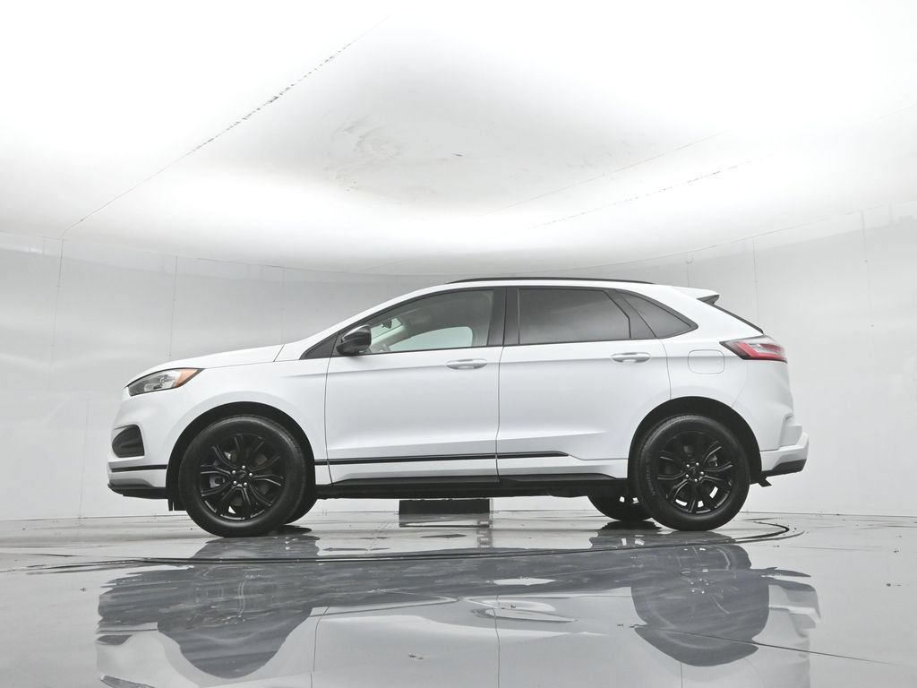 Certified 2022 Ford Edge SE w/ Black Appearance Package AWD/4WD image 8