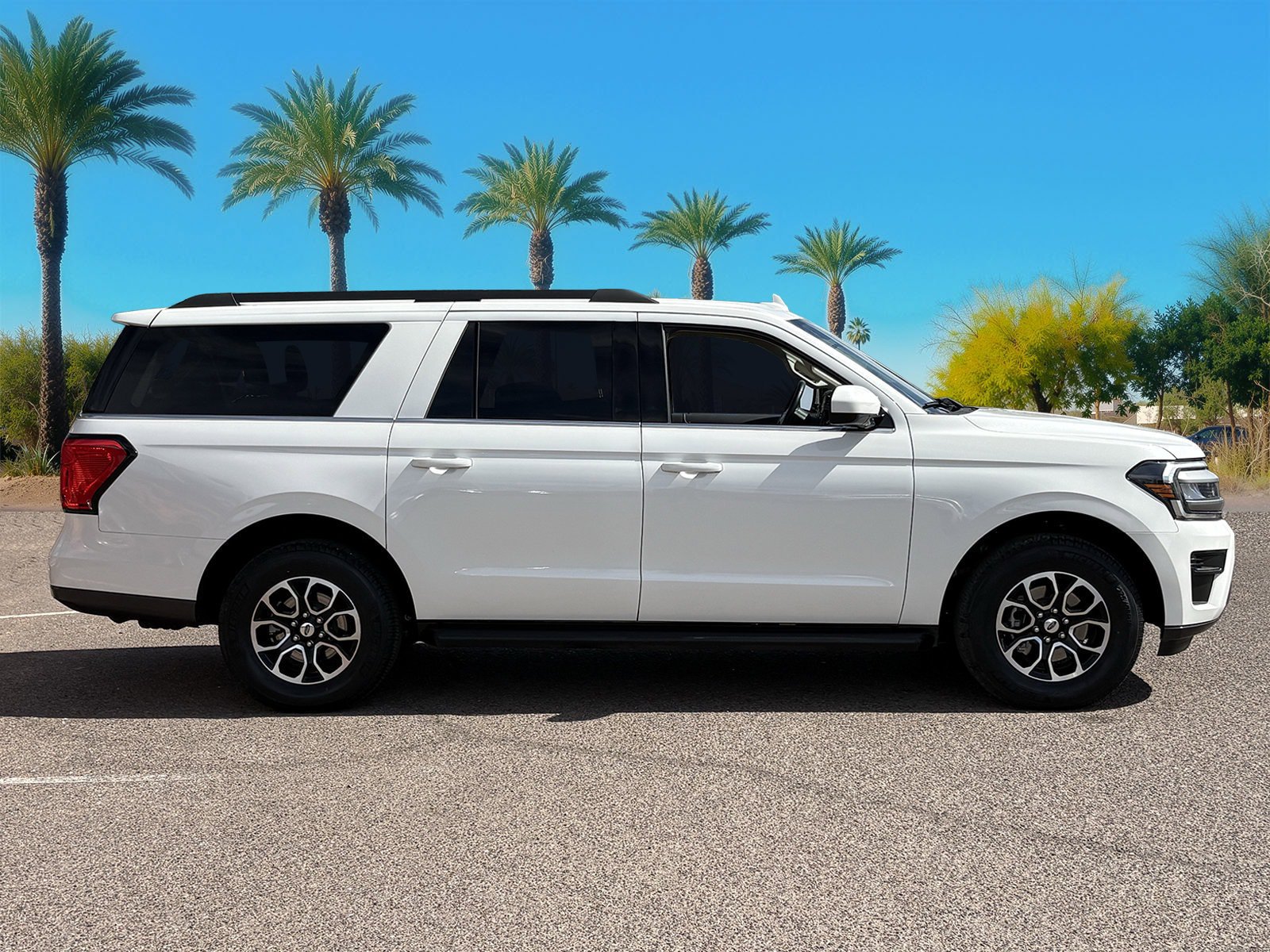 Certified 2024 Ford Expedition Max XLT RWD image 7