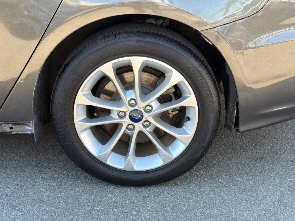 Certified 2019 Ford Fusion SE FWD image 18
