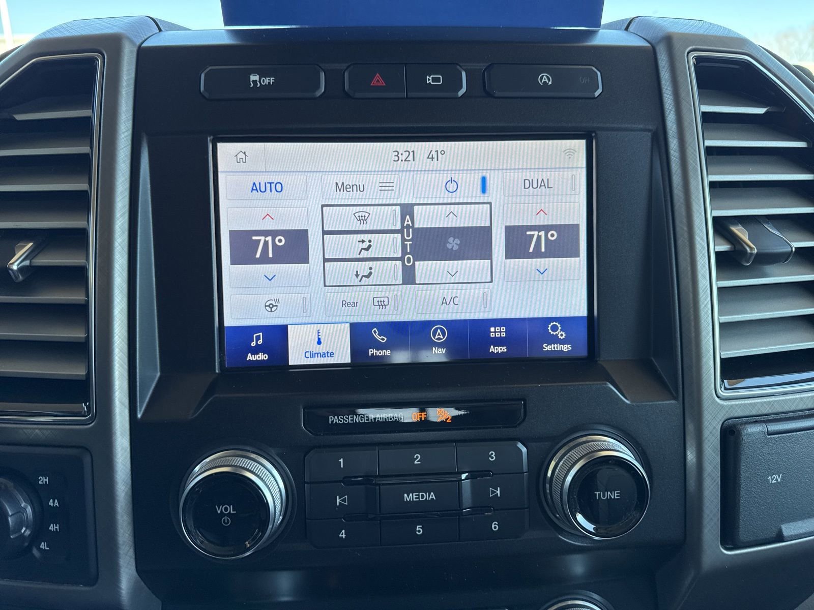 Certified 2020 Ford F150 Limited w/ Trailer Tow Package AWD/4WD image 35