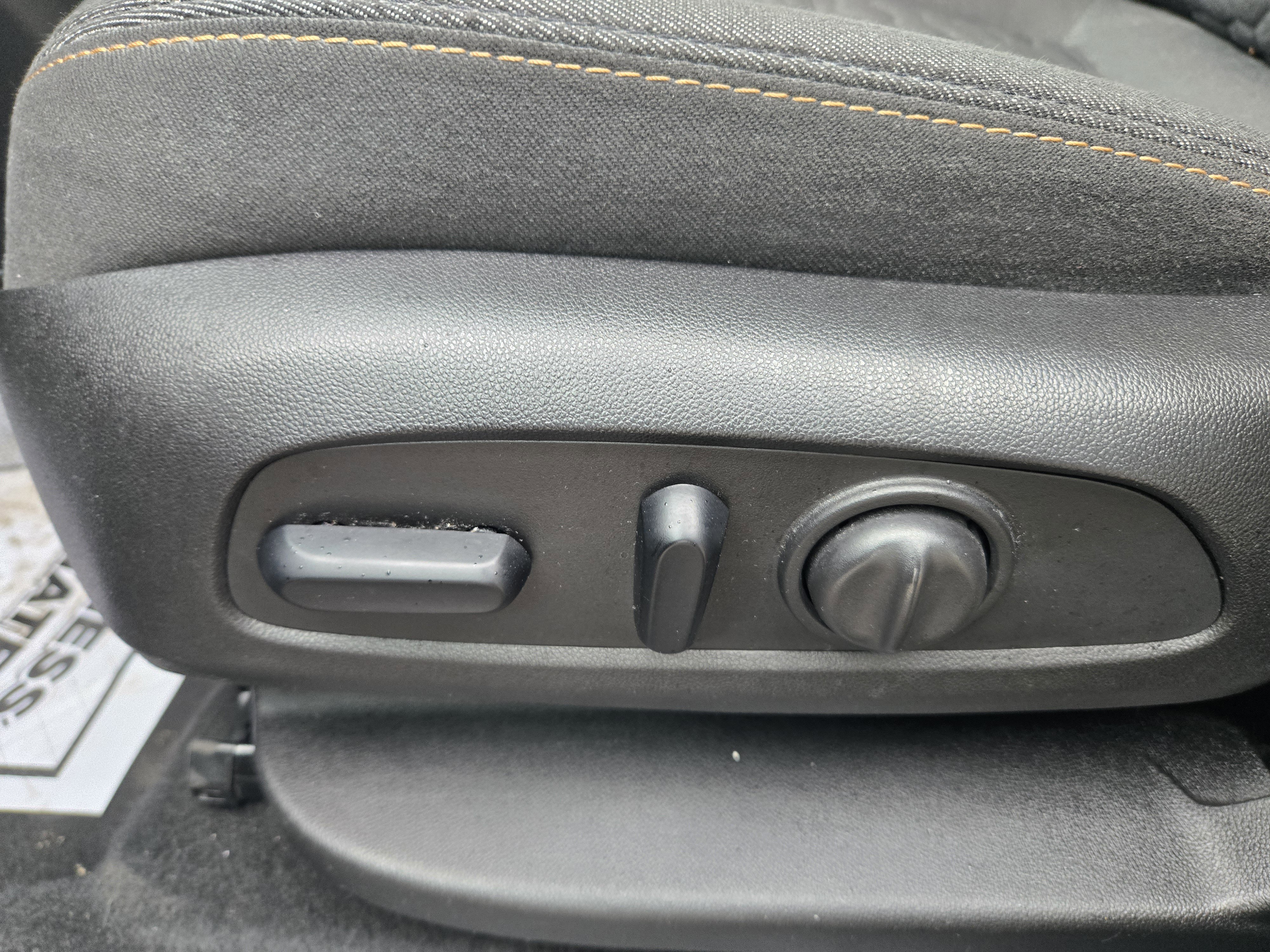 Used 2018 Chevrolet Equinox LT image 20