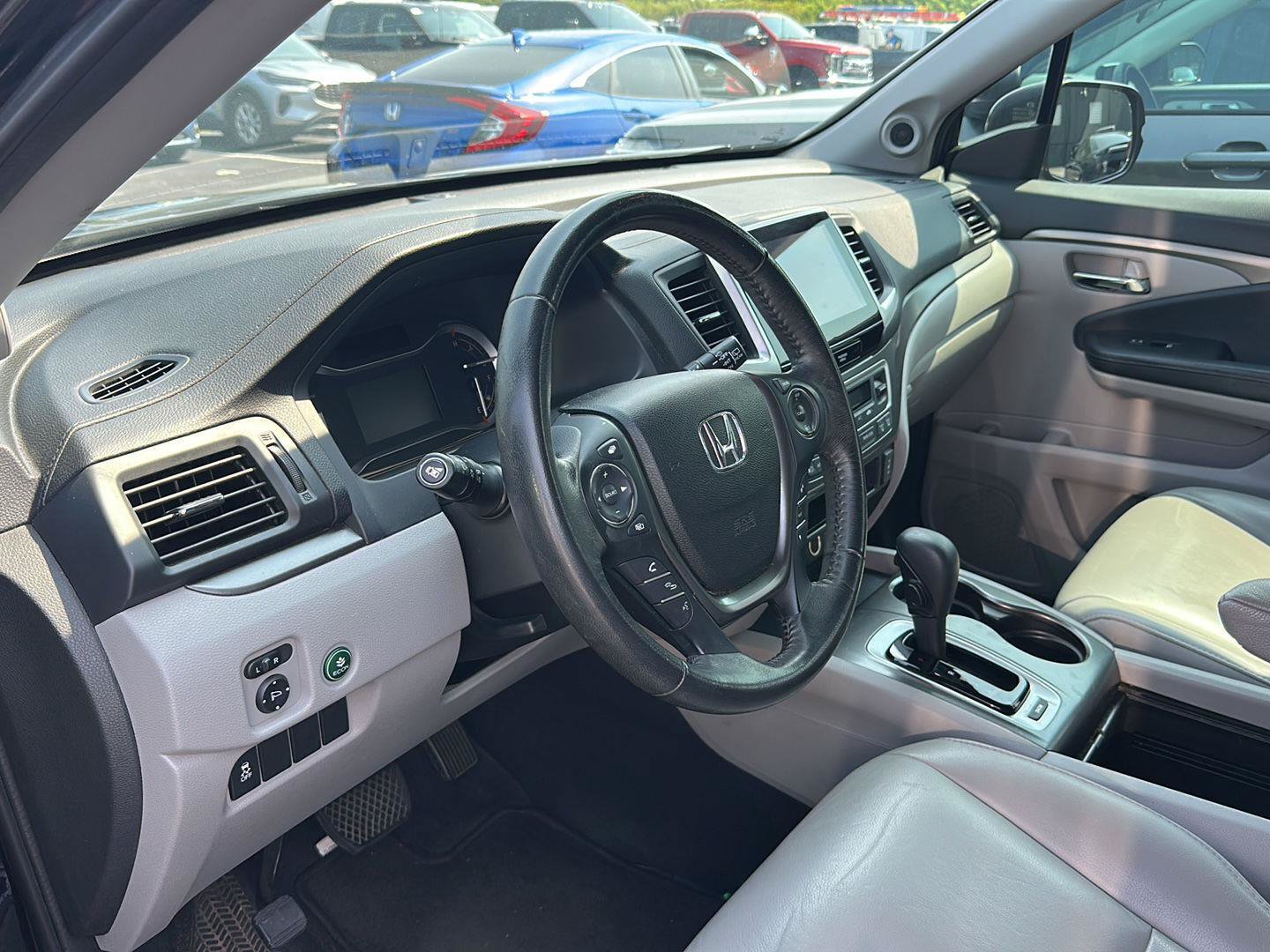 Used 2017 Honda Pilot EX-L image 2