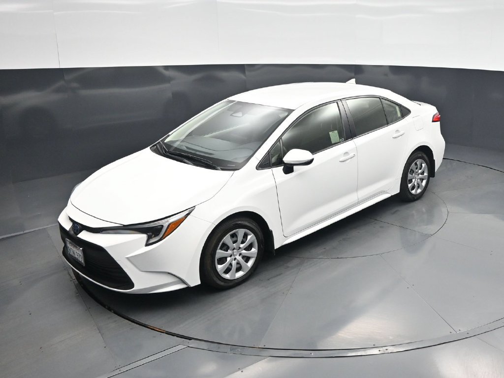 Used 2025 Toyota Corolla LE w/ Carpet Mat Package (TMS) FWD image 35