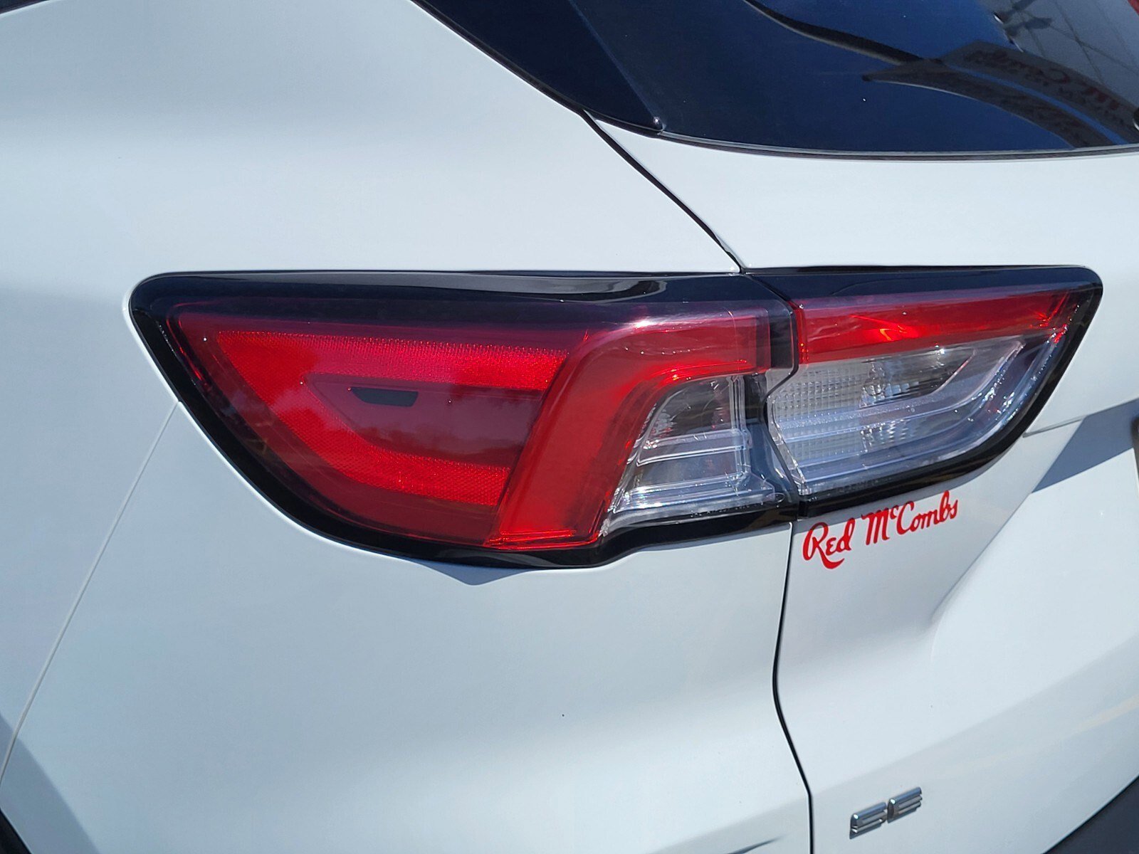 Certified 2022 Ford Escape SE w/ SE Sport Appearance Package image 10