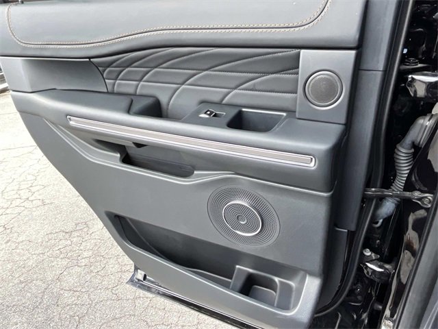Certified 2023 Ford Expedition Platinum image 19
