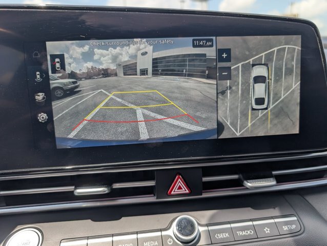 Used 2024 Hyundai Elantra Limited FWD image 13