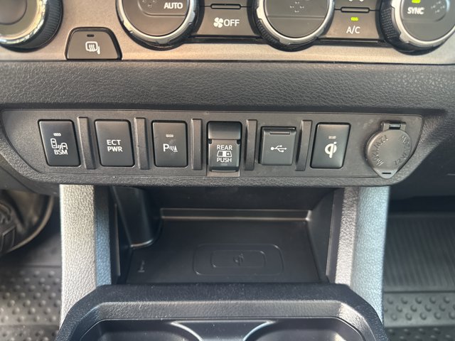 Used 2020 Toyota Tacoma TRD Sport w/ TRD Premium Sport Package AWD/4WD image 24