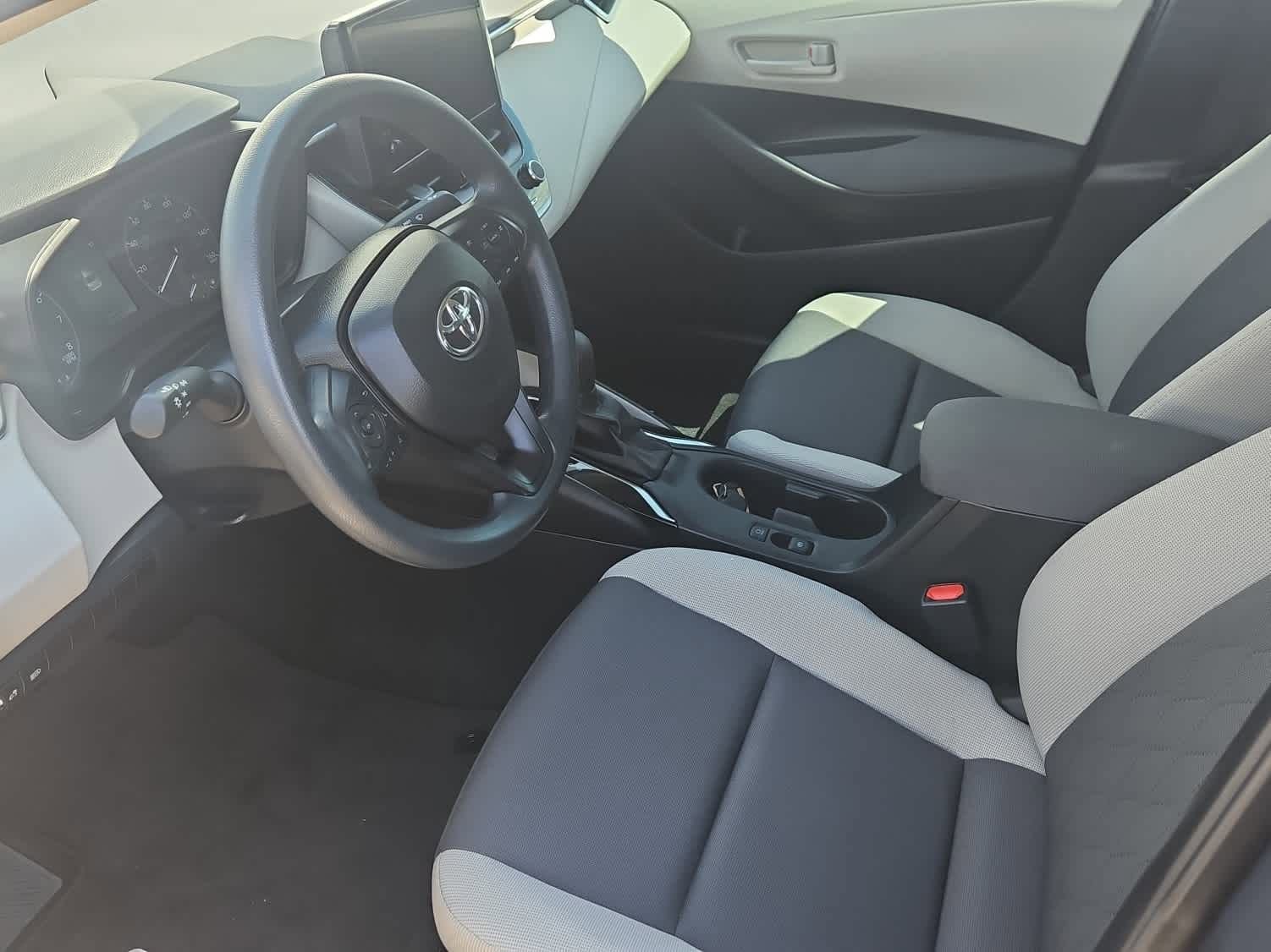 Used 2024 Toyota Corolla LE FWD image 14