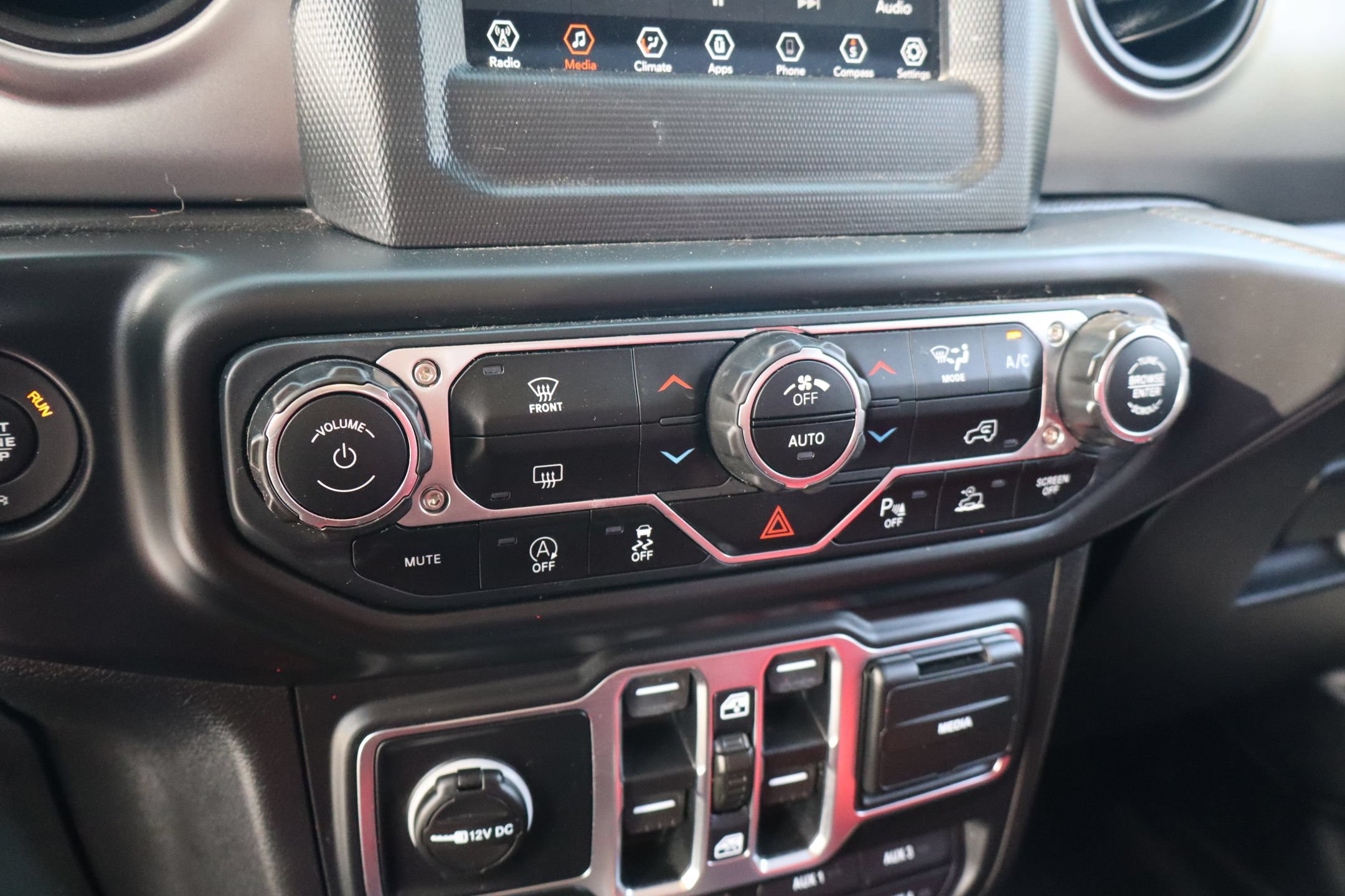 Used 2020 Jeep Gladiator Sport w/ Quick Order Package 24S AWD/4WD image 21