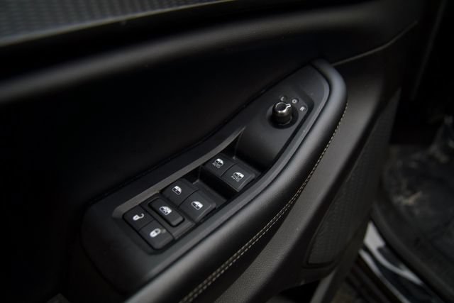 Used 2024 Jeep Grand Cherokee L Laredo RWD image 14