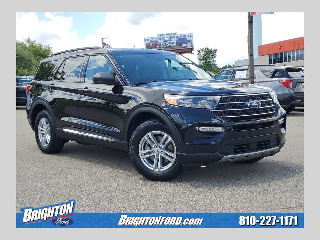 Certified 2023 Ford Explorer XLT w/ Equipment Group 202A AWD/4WD image 1