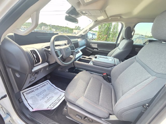 Certified 2025 Ford Expedition Active AWD/4WD image 17