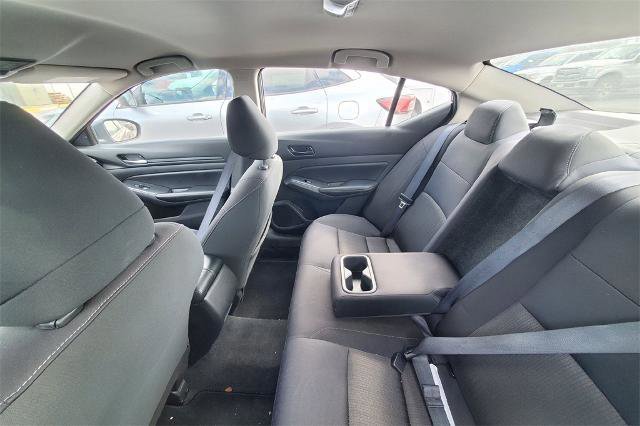 Used 2025 Nissan Altima 2.5 SV image 10