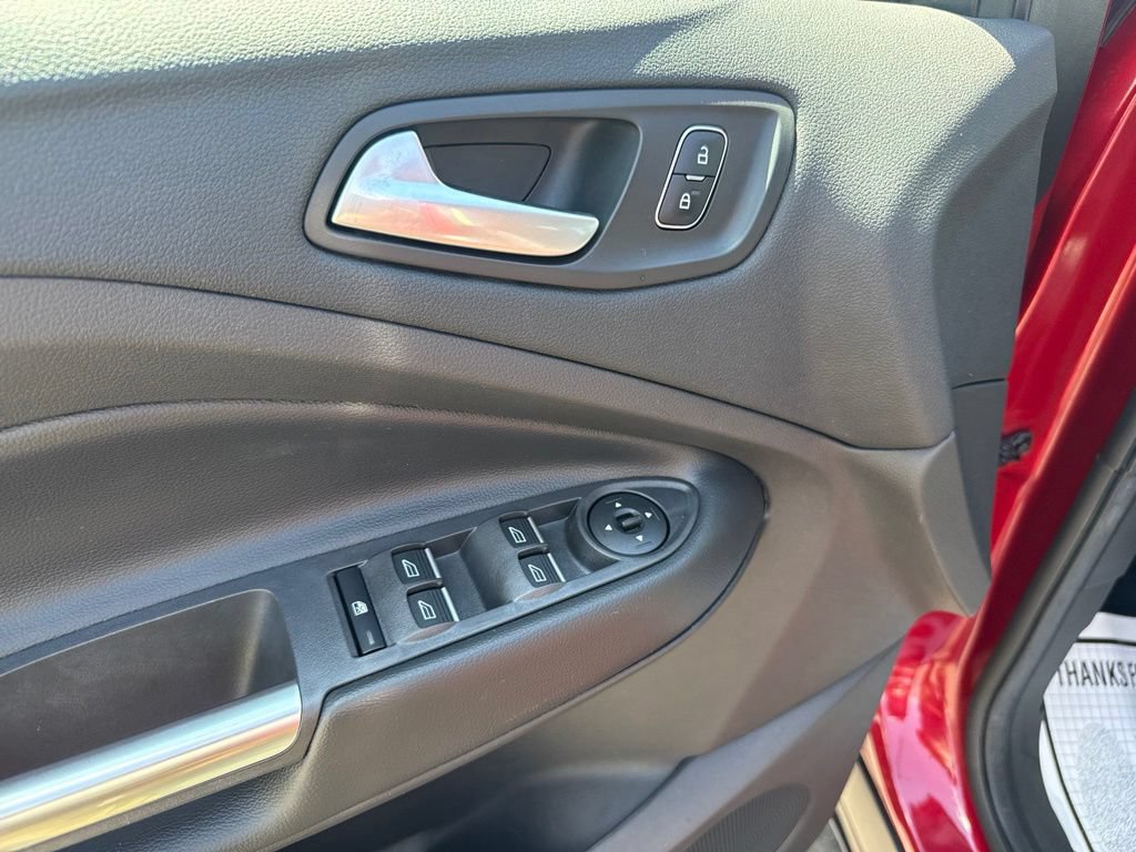 Certified 2019 Ford Escape SE FWD image 12