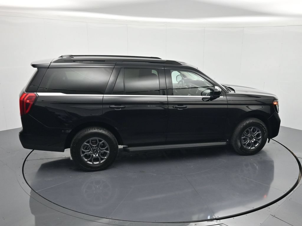 Certified 2025 Ford Expedition Active AWD/4WD image 32