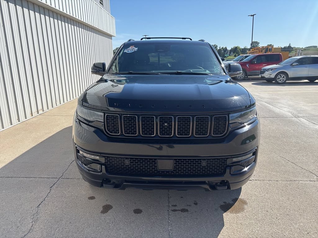 Used 2022 Jeep Wagoneer Series II AWD/4WD image 2