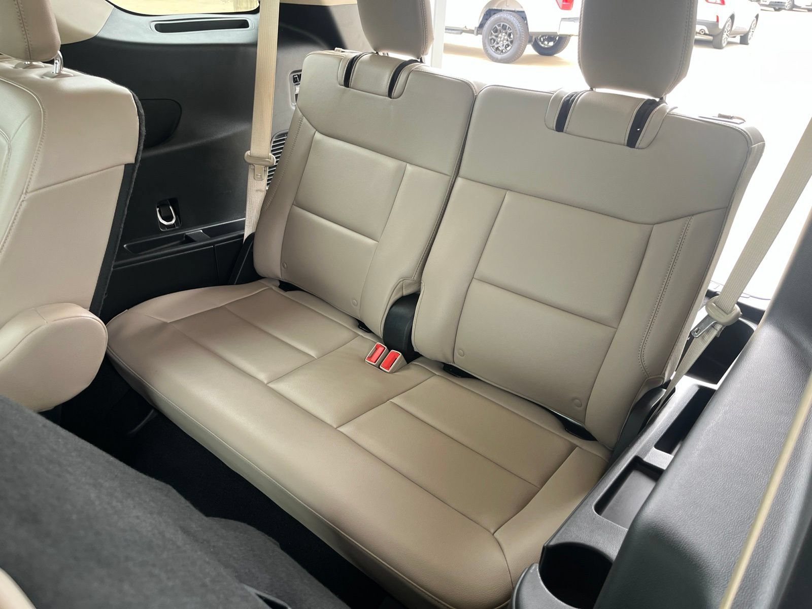Certified 2024 Ford Explorer Limited w/ Limited Technology Package AWD/4WD image 15