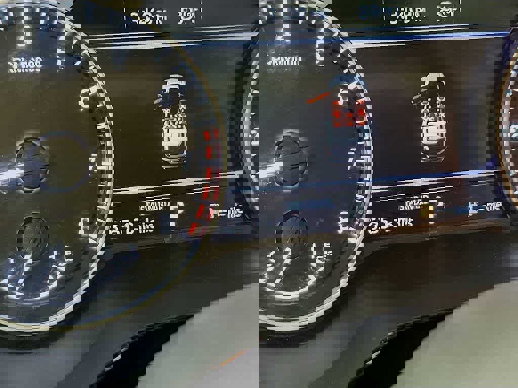 Used 2022 Nissan Pathfinder SV w/ SV Premium Package FWD image 23