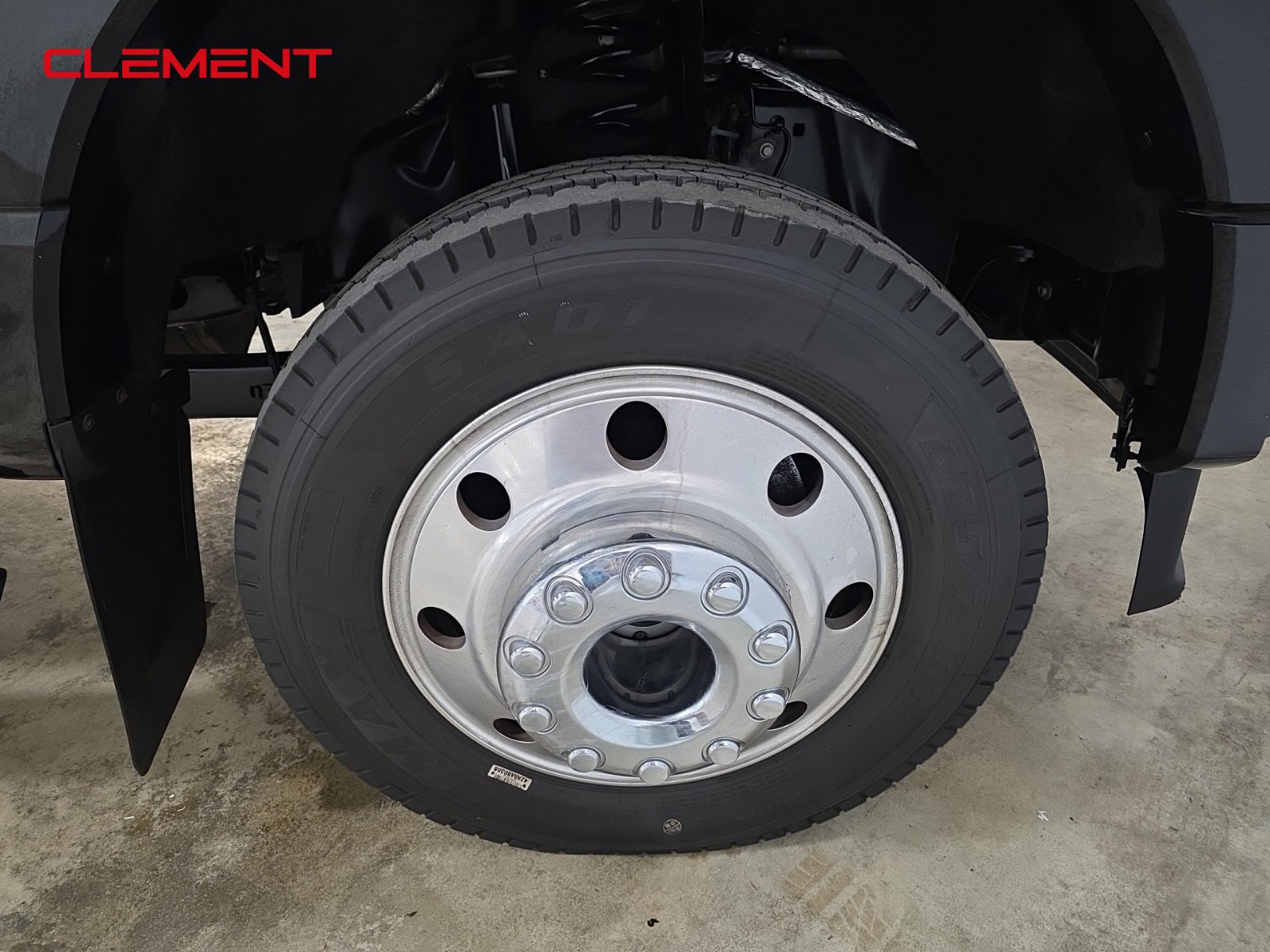 Certified 2023 Ford F450 Platinum w/ FX4 Off-Road Package image 38