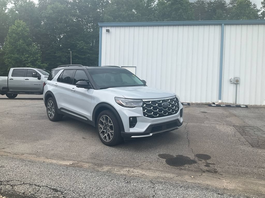 Certified 2025 Ford Explorer Platinum w/ Ultimate Package AWD/4WD image 3
