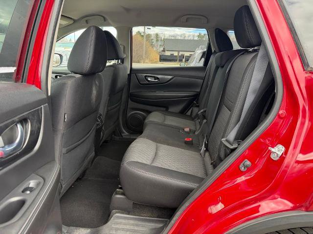 Used 2017 Nissan Rogue SV AWD/4WD image 9