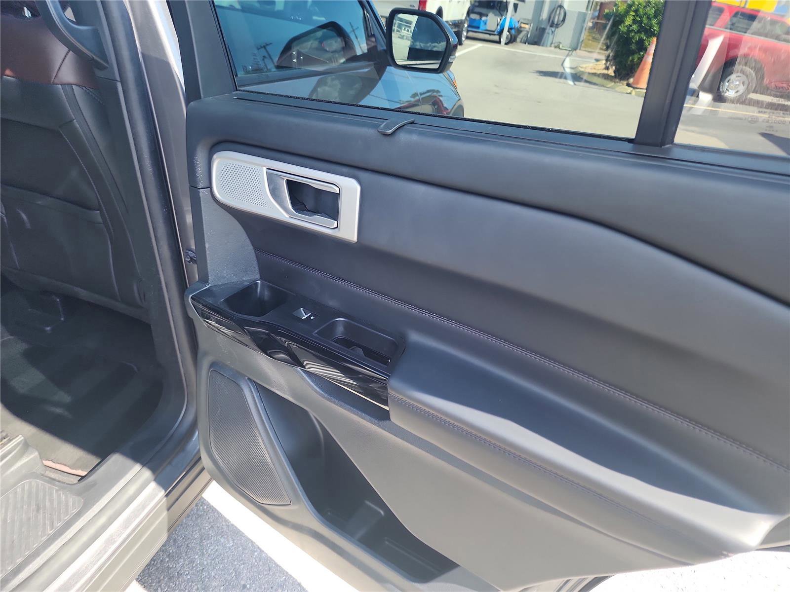 Certified 2023 Ford Explorer Platinum w/ Technology Package image 25