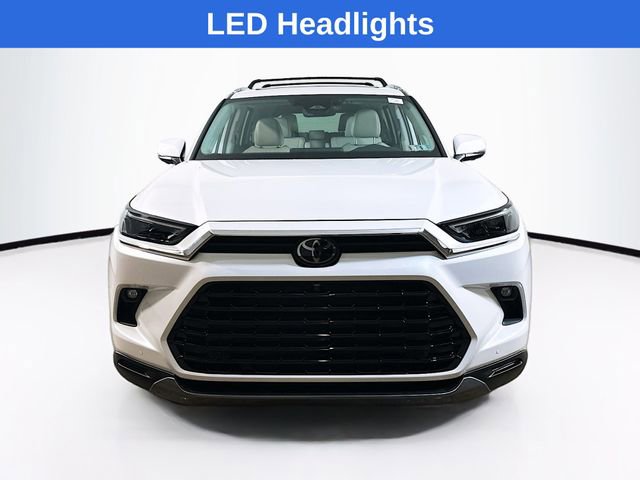 Used 2025 Toyota Grand Highlander AWD image 3