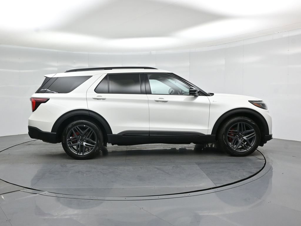 Certified 2025 Ford Explorer ST-Line w/ Premium Package image 30