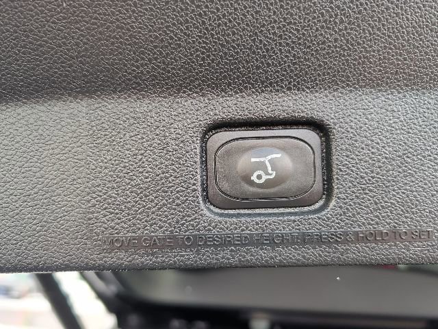 Certified 2018 Ford Explorer XLT w/ Equipment Group 202A image 34