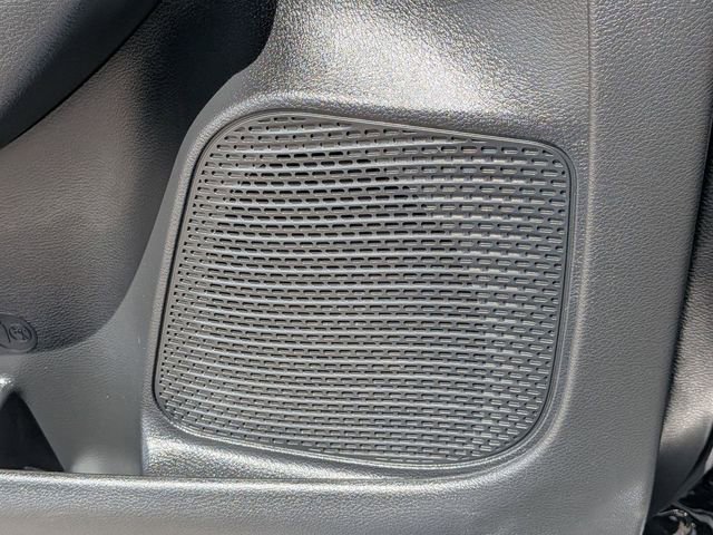 Used 2025 Chrysler Pacifica Select FWD image 16
