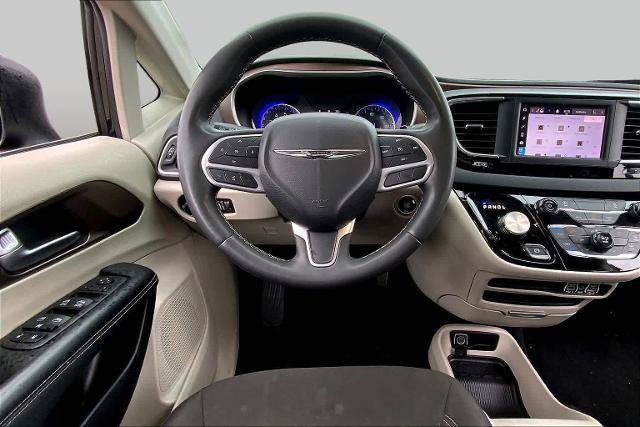 Used 2023 Chrysler Voyager LX FWD image 6