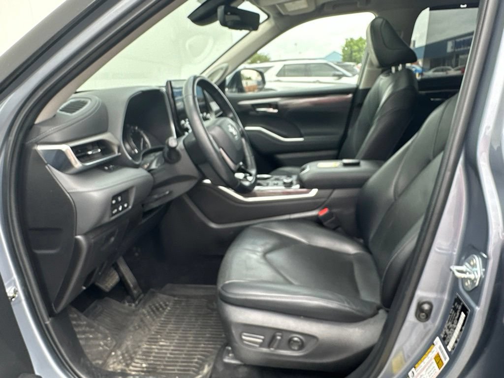 Used 2022 Toyota Highlander Limited AWD/4WD image 14