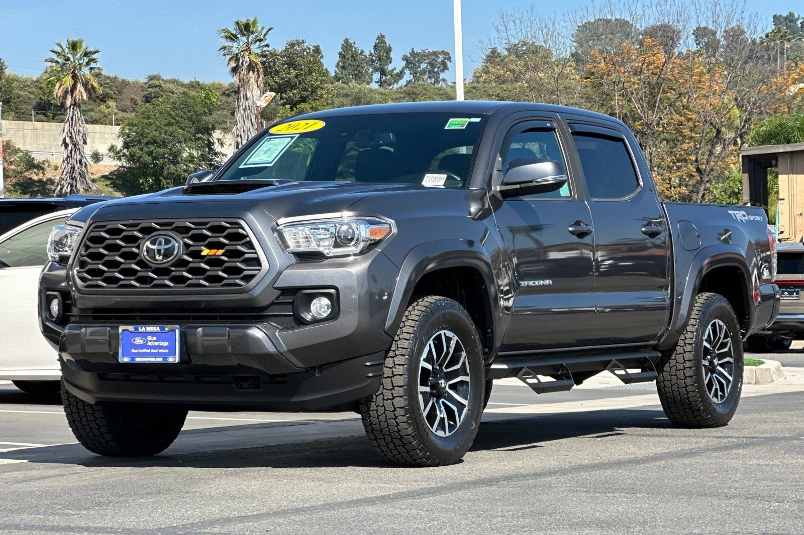Used 2021 Toyota Tacoma TRD Sport w/ Technology Package RWD image 7