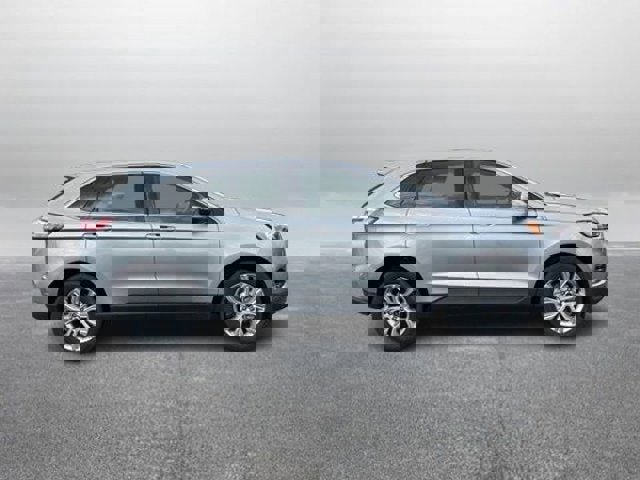 Certified 2021 Ford Edge Titanium w/ Equipment Group 301A FWD image 2