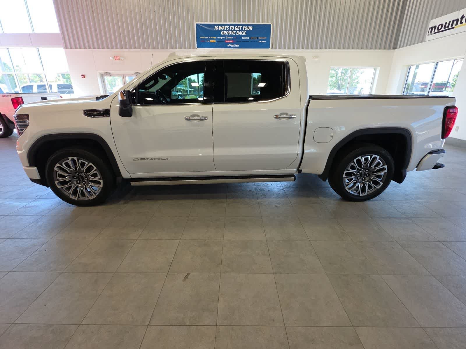 Used 2023 GMC Sierra 1500 Denali Ultimate AWD/4WD image 13